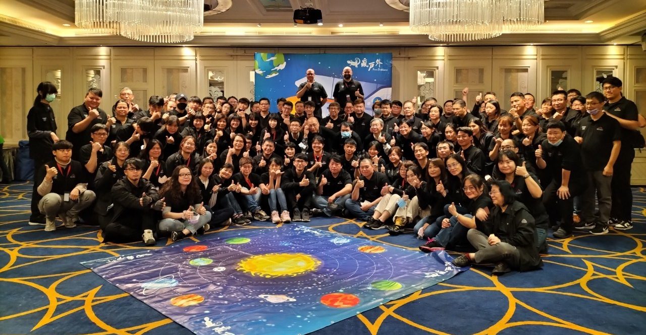 Team Building活動應成為企業文化的一部分，根據反饋和評估結果不斷改進活動內容和形式，確保員工持續受益。