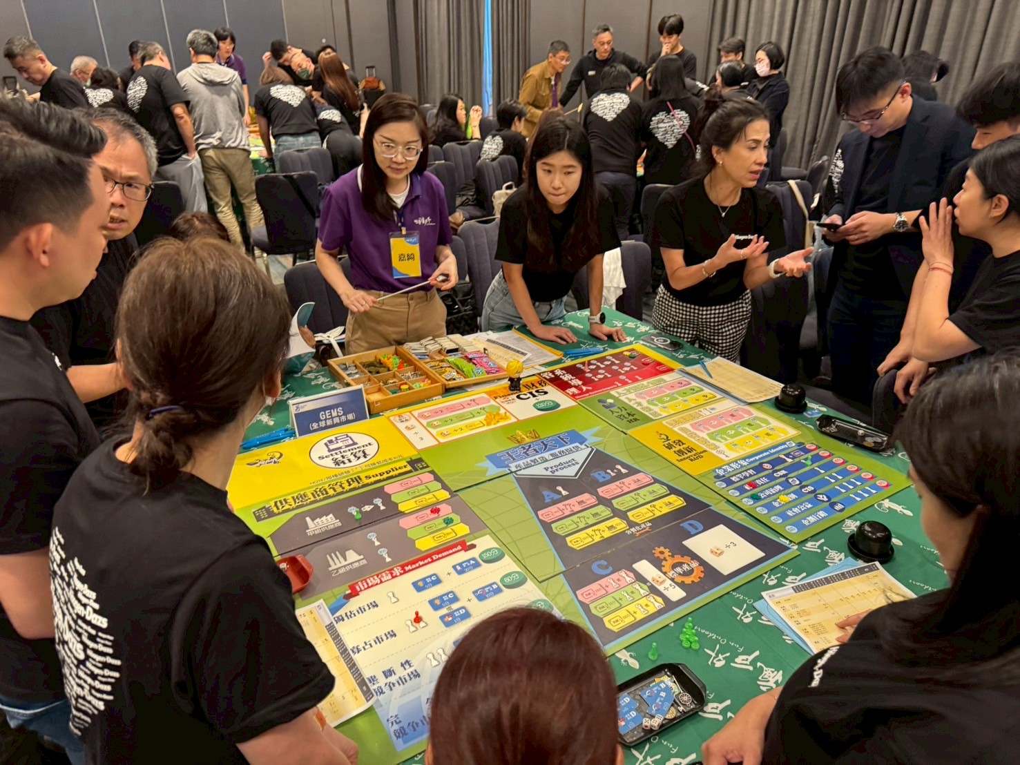 企業同仁參與王者天下策略桌遊，進行領導力與決策訓練，強化企業教育訓練與 Team Building 成效